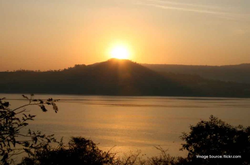Khadakwasla Dam is one of the best places to visit near Sinhagad Fort.