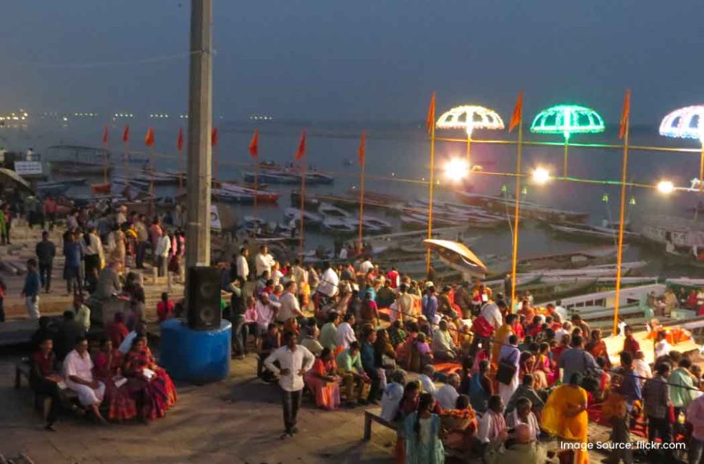 This Dashashwamedh Ghat travel guide is perfect for a spiritual getaway 