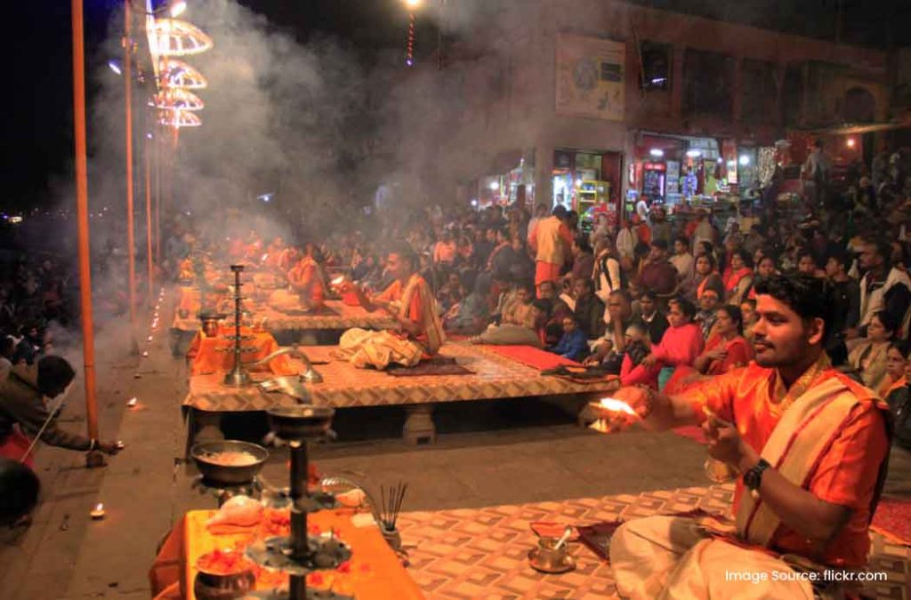 This Dashashwamedh Ghat travel guide is perfect for a spiritual getaway 