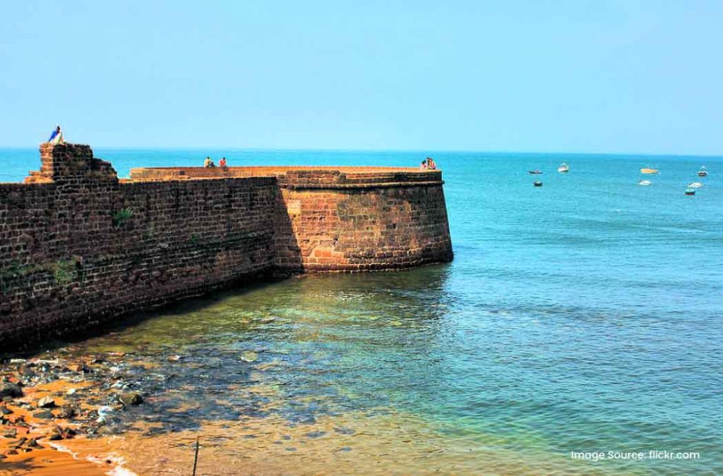 Check out this Aguada Fort guide for exploring the structure conveniently 