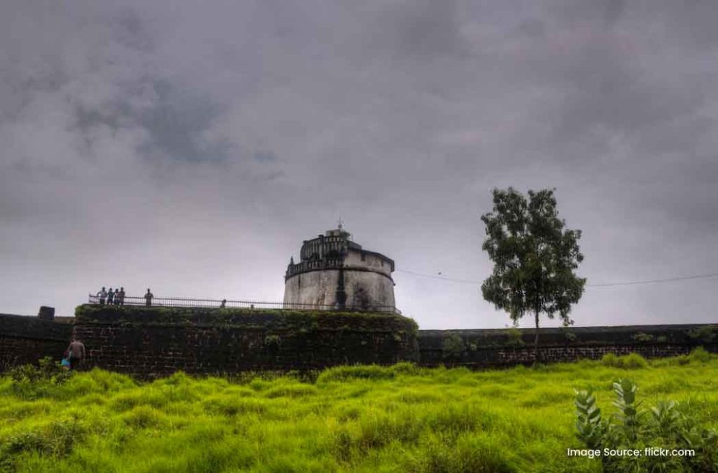 Check out this Aguada Fort guide for exploring the structure conveniently 